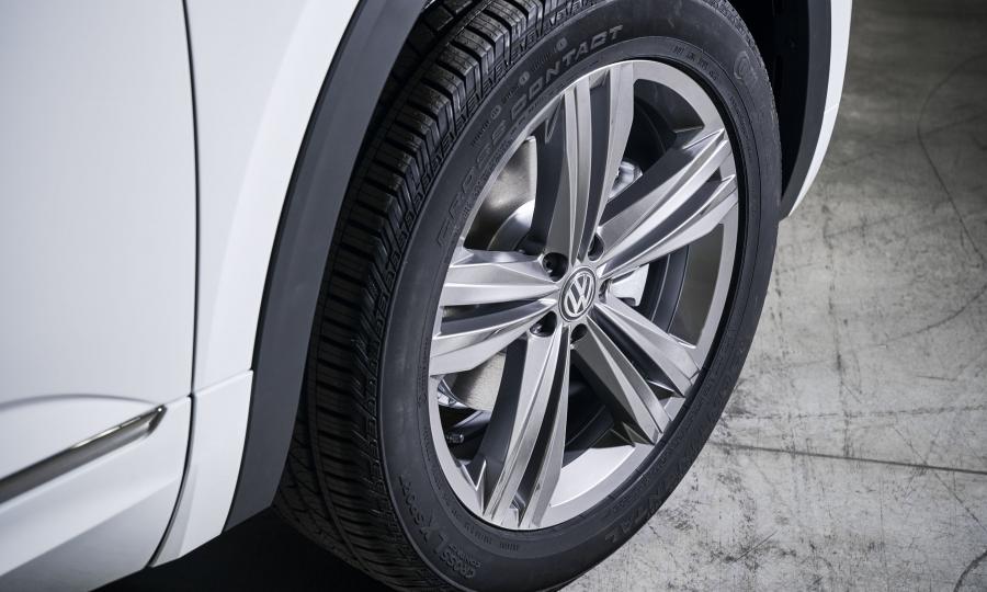 Колеса Volkswagen Atlas R-Line 2017 года  (фото 12 из 16)